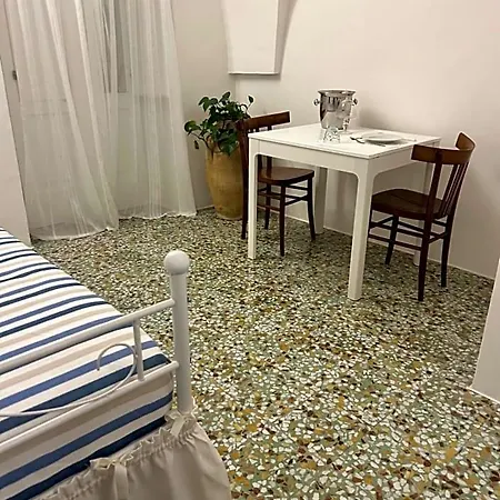 Salento Nonni Bed & Breakfast 3*
